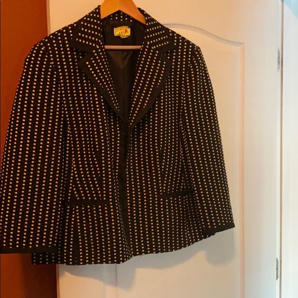 Blazer - Picture 3 of 3